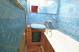 Продам 2 комн. кв. под ремонт